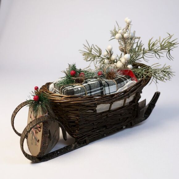 Holiday Christmas Sleigh - Picture 2 of 6